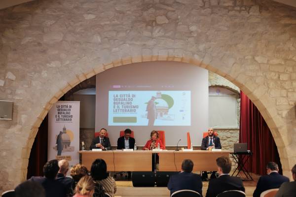 Parco: La Città di Gesualdo Bufalino e il turismo letterario 